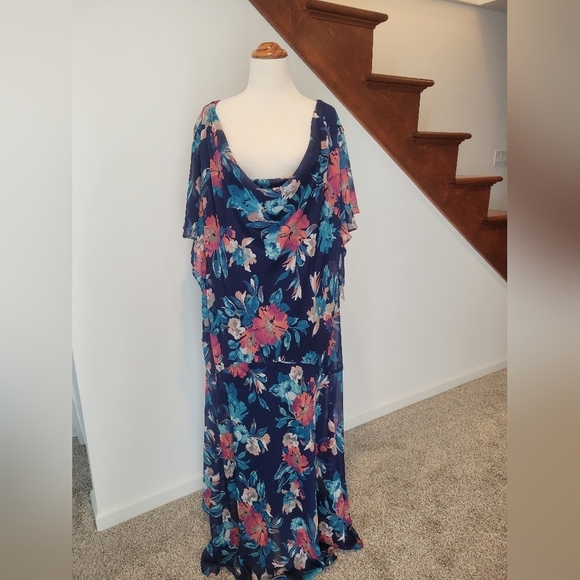 Catherine's Dress Size 5X Floral Midi - Picture 1 of 6